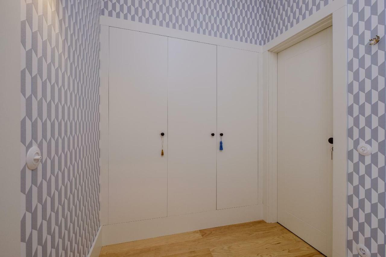 Boutique Rentals-Flores Plaza In City Historical Center Porto Buitenkant foto